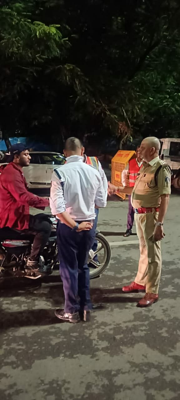 नशे में वाहन चलाने वालों पर रायपुर पुलिस की सख्त कार्रवाई: विशेष अभियान में 23 चालकों पर जुर्माना