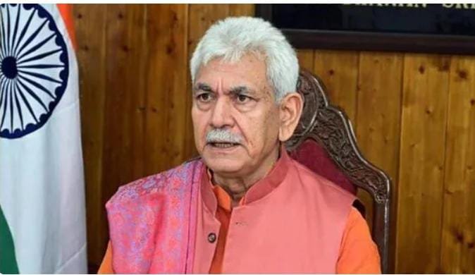 J&K: उपराज्यपाल मनोज सिन्हा ने लश्कर-ए-तैयबा से संबंधों के कारण दो सरकारी कर्मचारियों को बर्खास्त किया