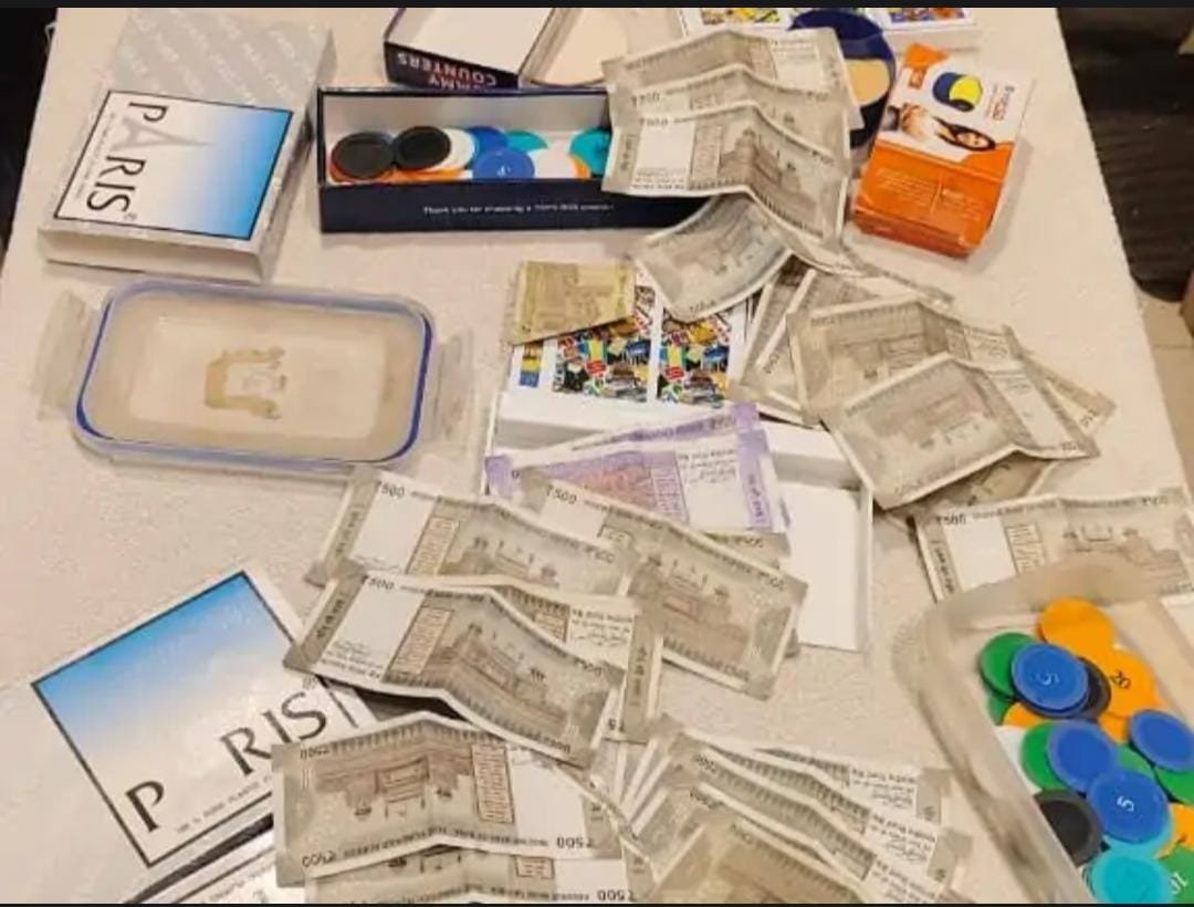 राजनांदगांव में Hotel Mayur से जुआ खेलते चार गिरफ्तार, Congress जिला पंचायत सदस्य शामिल