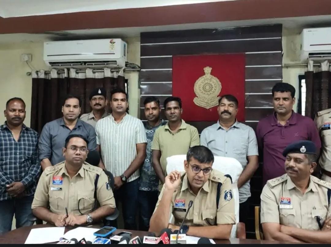 Korba पुलिस की बड़ी कार्रवाई: अंतर्राज्यीय गिरोह से 18,965 नशीली टैबलेट जब्त, 8 तस्कर गिरफ्तार