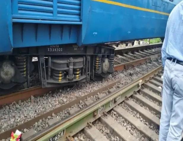 मालगाड़ी के पहिए पटरी से उतरे, Raipur में हादसा