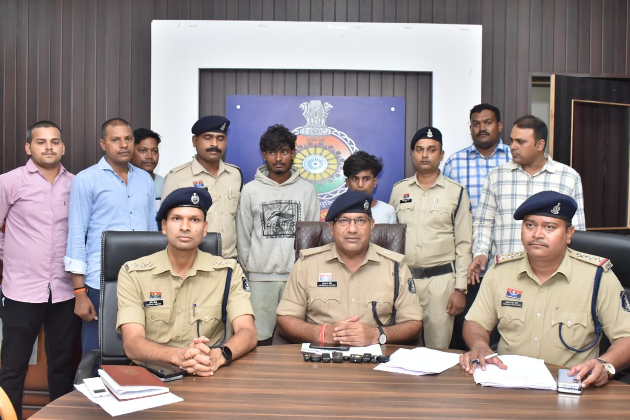 Durg Police को बड़ी सफलता, 15 लाख की चोरी की मोटरसाइकिलें बरामद