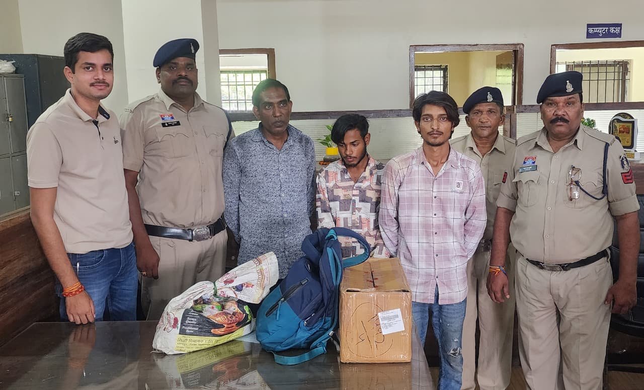 Raipur Police ने प्रतिबंधित नशीली सिरप बिक्री के आरोप में 3 आरोपियों को गिरफ्तार किया