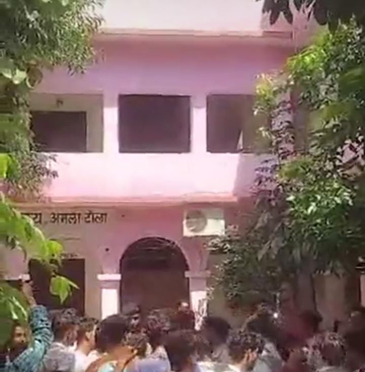 Patna के गार्डनीबाग में आमला टोला कन्या विद्यालय के बाथरूम में पांचवीं कक्षा की छात्रा की जलने से मौत