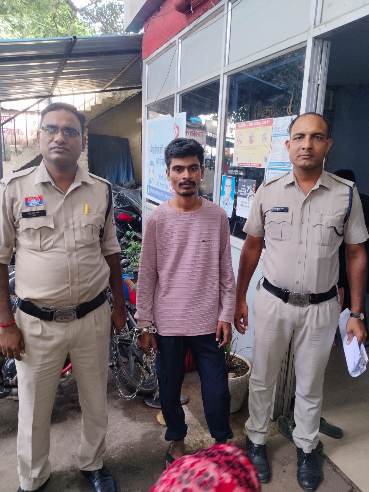 Chhattisgarh:कुख्यात चाकूबाज की गिरफ्तारी, Raipur पुलिस की सख्त कार्रवाई