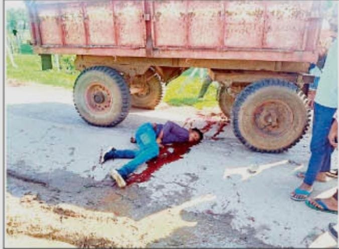 Chhattisgarh:ट्रैक्टर की टक्कर से युवक की दर्दनाक मौत, सकरे मार्ग के चौड़ीकरण की मांग तेज