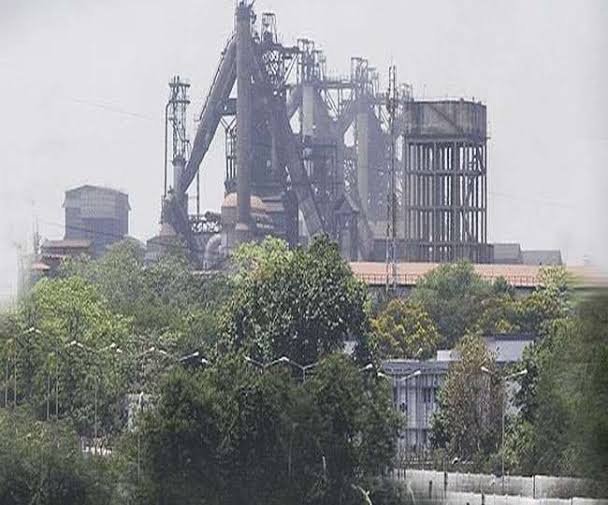 Bhilai स्टील प्लांट: उत्पादन में गिरावट पर मैनेजमेंट और मजदूर संघ आमने-सामने