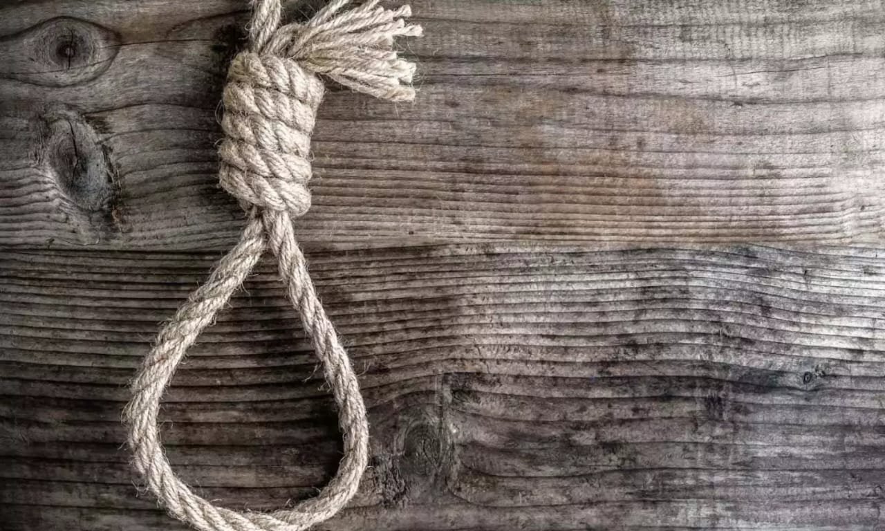 Dhamtari में आत्महत्या का मामला: 40 वर्षीय व्यक्ति ने फांसी लगाकर दी जान