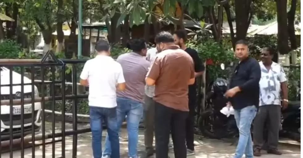 Raipur में नशे के खिलाफ अभियान Poster विवाद और पुलिस कार्रवाई