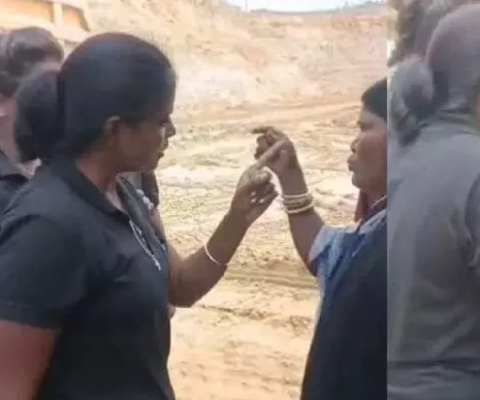 महिला बाउंसरो से SECL ने प्रदर्शनकारी महिलाओं को पिटवाया