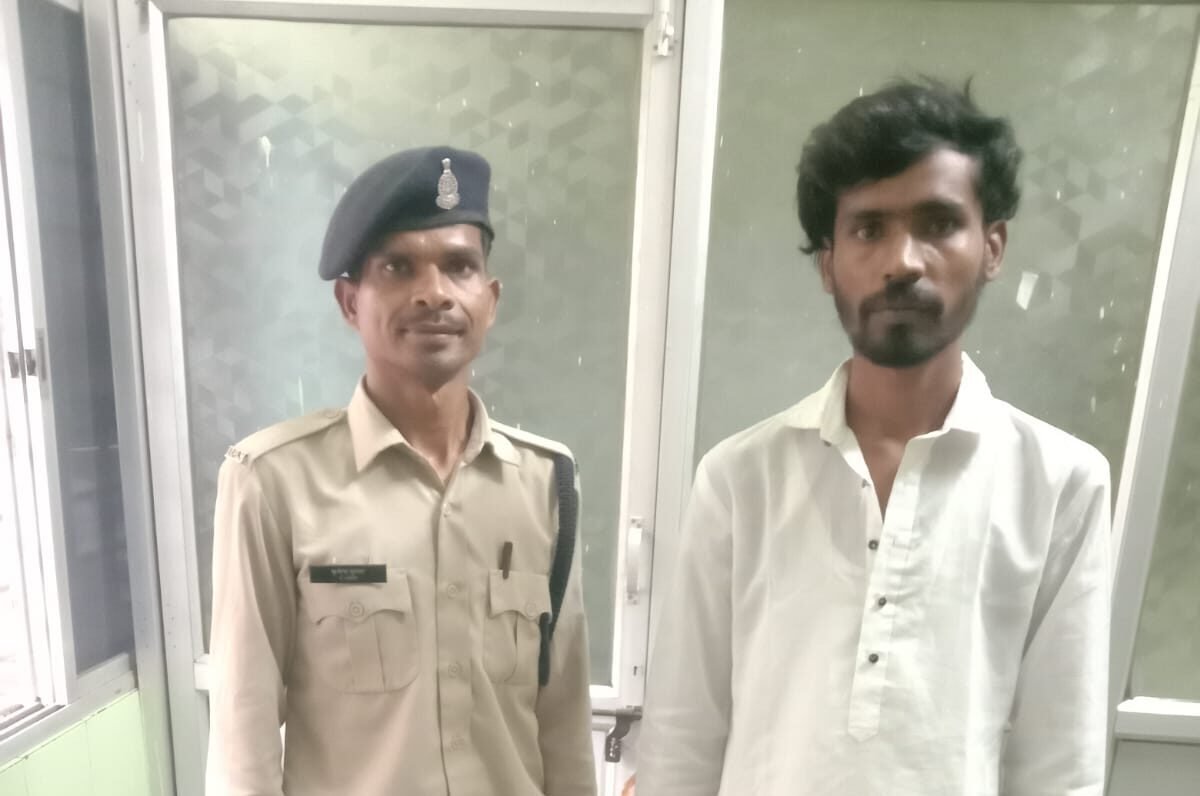 Durg Police की बड़ी कार्रवाई चाकू सप्लाई करने वाला गंडई से गिरफ्तार