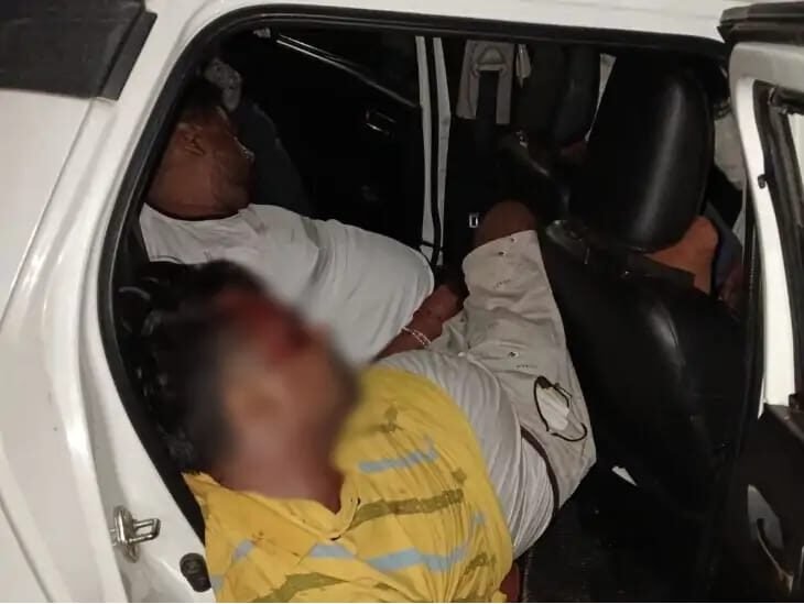 Bhilai में खौफनाक हादसा: नशे में लहराती Car गड्ढे में पलटी, दो की मौत, एक घायल