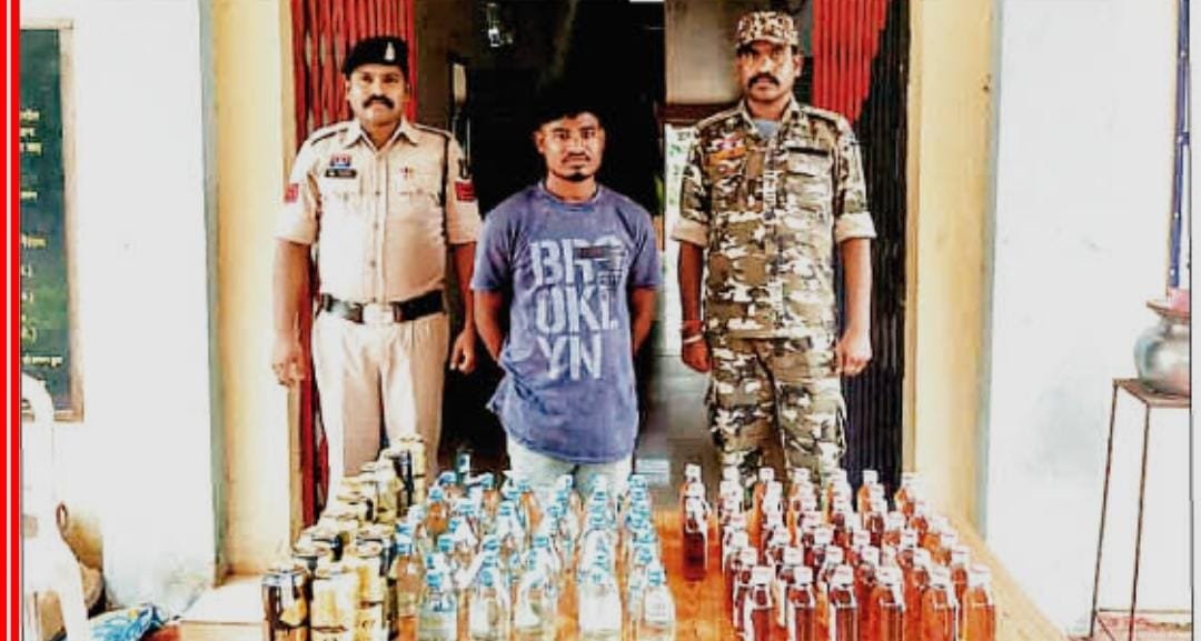 Chhattisgarh: खड़गांव पुलिस और साइबर टीम की संयुक्त कार्रवाई, बड़ी मात्रा में अवैध शराब जब्त