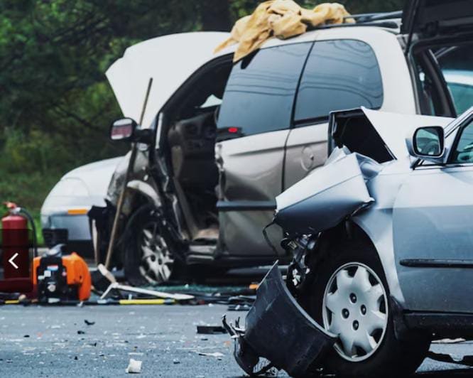 Rajnandgaon:ट्रक-कार की जबरदस्त टक्कर, उड़ गए परखच्चे, 6 की मौके पर मौत, हाईवे पर मची चीख-पुकार!