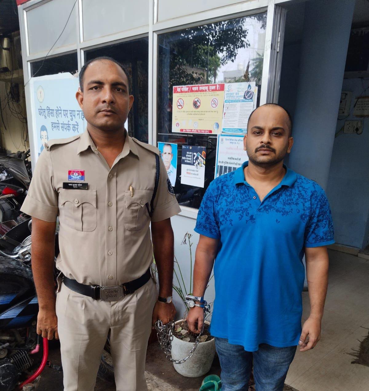 Raipur: में फर्जी पुलिस ID के साथ घूम रहा युवक गिरफ्तार, 20 लाख की संपत्ति जब्त