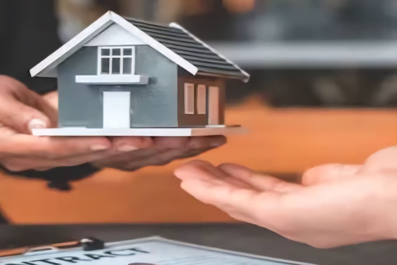 खरीदी-बिक्री का गिरा GRAPH , आम लोगों की परेशानी बढ़ी, बिल्डरों को फायदा