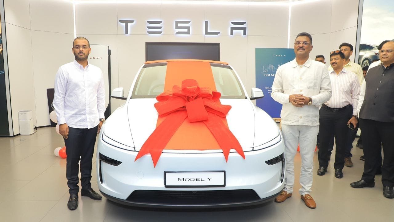 महाराष्ट्र के परिवहन मंत्री प्रताप सरनाइक ने खरीदी भारत की पहली Tesla Car , 333 करोड़ की संपत्ति के मालिक, रैपिडो विवाद में भी घिरे