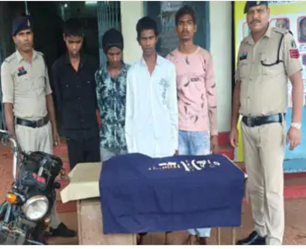 Raipur में कपड़े और ज्वेलरी दुकान में चोरी: महंगे शौक और नशे के लिए की थी वारदात, 2 नाबालिग समेत 9 आरोपी गिरफ्तार