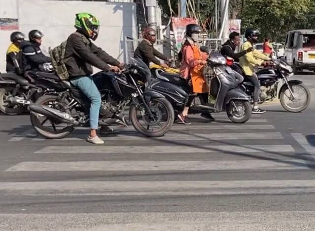 रायपुर की सड़कों से गायब Zebra Crossing और Stop Line वाहन चालक और पैदल यात्री दोनों संकट में