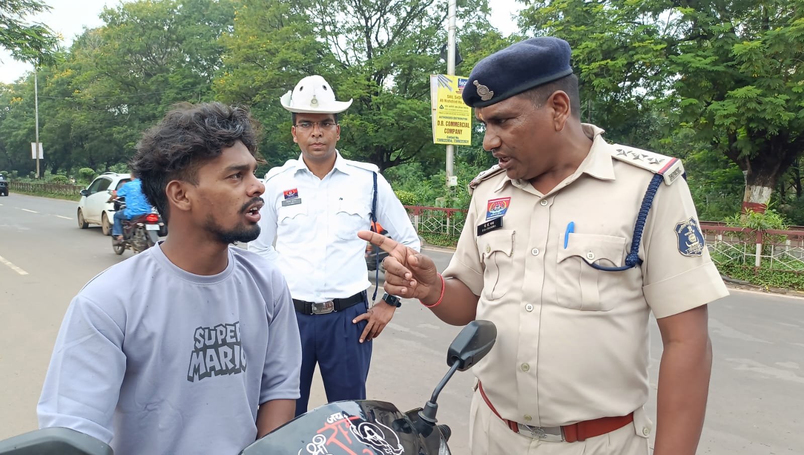 भिलाई में Central Avenue Road पर Helmet अनिवार्य, यातायात पुलिस का विशेष अभियान