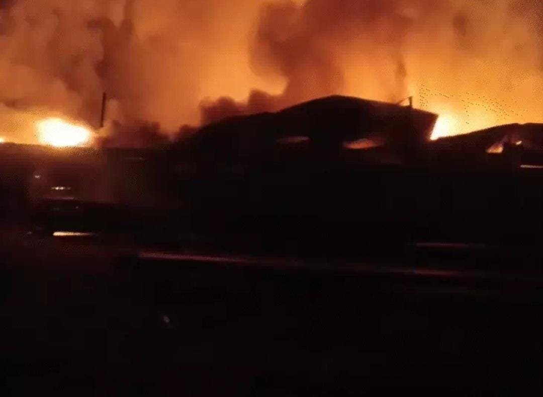 Indore की Cemical फैक्ट्री में भीषण आग, ढाई घंटे बाद पाया काबू