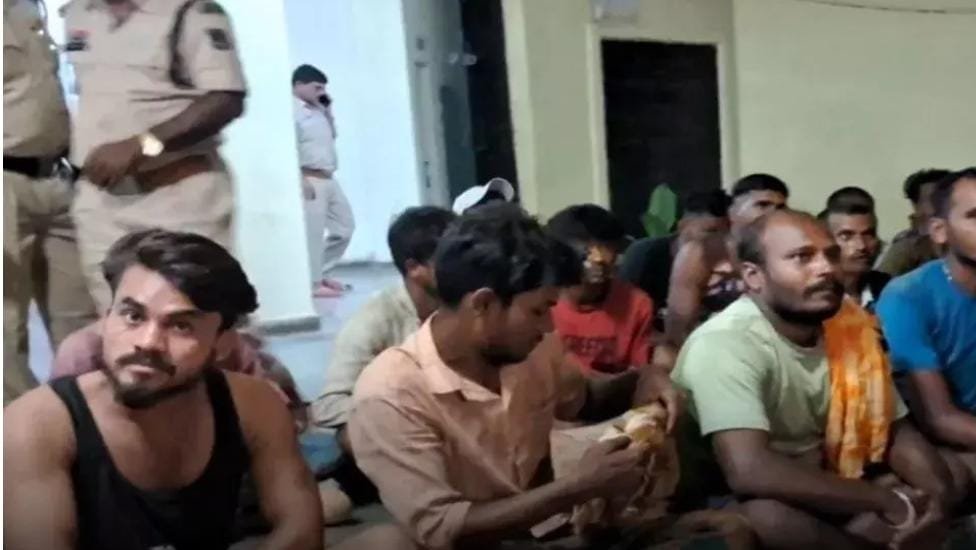 Khairagarh में पुलिस की ताबड़तोड़ कार्रवाई, 100 लोगों पर निबंध और चेतावनी की कार्रवाई