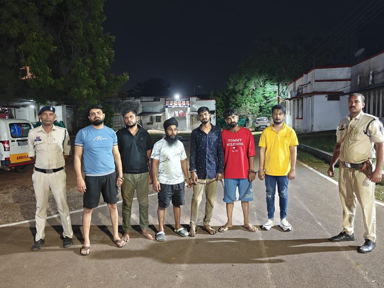 Durg में नशे के खिलाफ पुलिस की बड़ी कार्रवाई: 246 ग्राम चिट्टा जब्त, 6 तस्कर गिरफ्तार