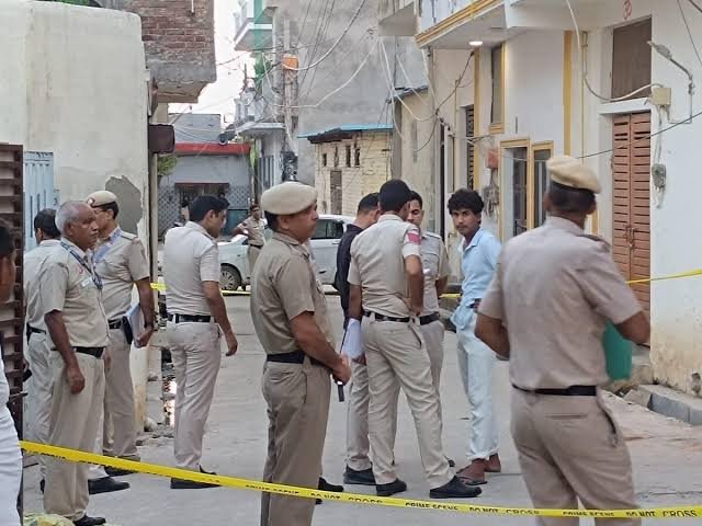 Delhi Police ने बड़ी साजिश नाकाम करते हुए 5 आतंकियों को किया गिरफ्तार, भारी विस्फोटक सामग्री बरामद