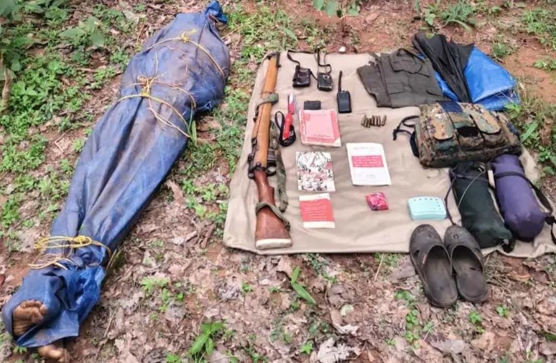 Kanker में पुलिस-नक्सली मुठभेड़: 8 लाख का इनामी नक्सली ढेर, हथियार बरामद