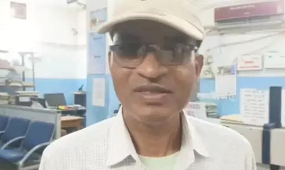 Bilaspur: Bank से पैसे निकालकर लौट रहे Teacher से 50 हजार की लूट, CCTV से पकड़े गए आरोपी