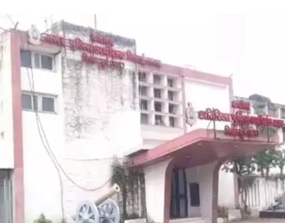 Durg Bhilai: चाकू और कटर की नोक पर लूट करने वाला गिरोह गिरफ्तार; पुलिस अफसर से भी छीना मोबाइल