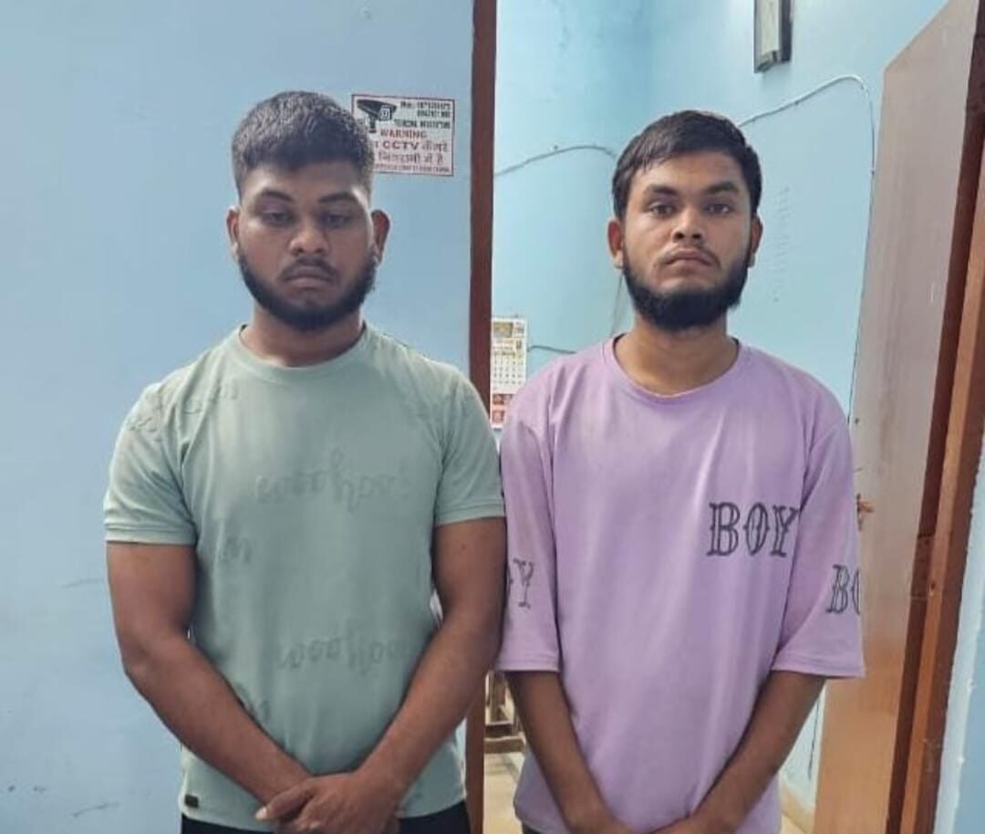 Raipur Police ने Mobile दुकान में चोरी के तीन आरोपियों को किया गिरफ्तार