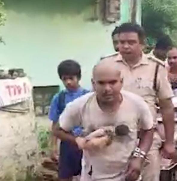 Durg में एकतरफा प्यार ने मचाया आतंक: युवक ने गांव में फैलाई दहशत