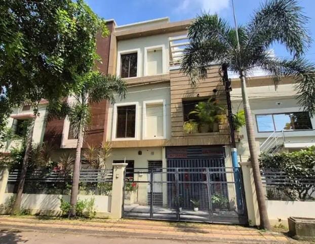 ED ने Bhilai में रिटायर्ड IAS अलोक शुक्ला के घर पर की छापेमारी: 140 करोड़ के कस्टम मिलिंग घोटाले में कार्रवाई