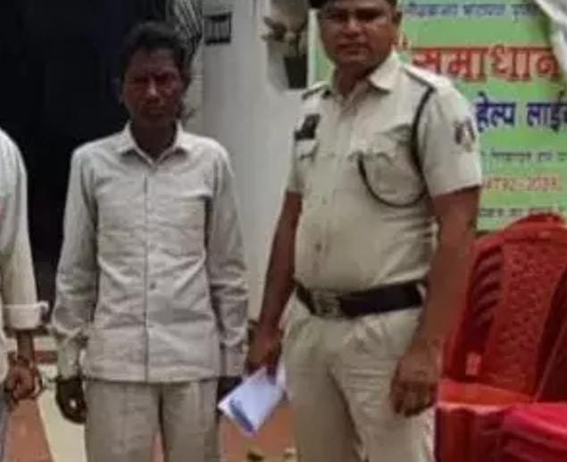 Balodabazar: आठ माह की गर्भवती महिला से पड़ोसी ने की मारपीट, आरोपी गिरफ्तार