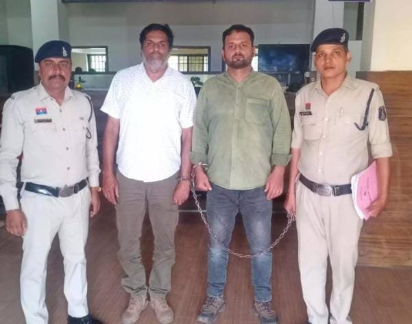 Raipur: नशीली सिरप के अवैध कारोबार का पर्दाफाश, अधिराज मेडिकल के संचालक और सहसंचालक गिरफ्तार