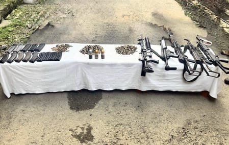 Manipur Police ने असम राइफल्स हमले के आरोपी से जब्त किए हथियार और गोला-बारूद