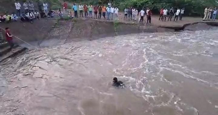 छात्र की खारुन नदी में डूबने की घटना: 48 घंटे बाद भी नहीं मिला कोई सुराग