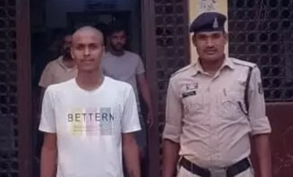 Baloda Bazar प्रेम के जाल में फंसाकर दुष्कर्म और ब्लैकमेलिंग, कोतवाली पुलिस ने शुभम वर्मा को दबोचा