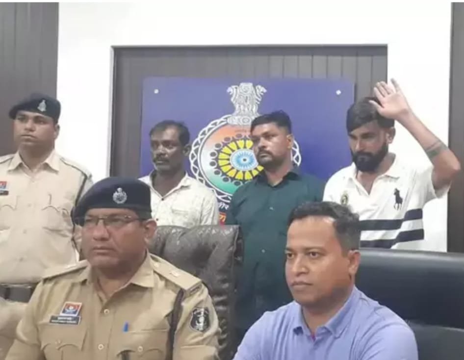 Durg में गांजा तस्करों के खिलाफ बड़ी कार्रवाई, दुरुस्त Police कर रही पूछताछ