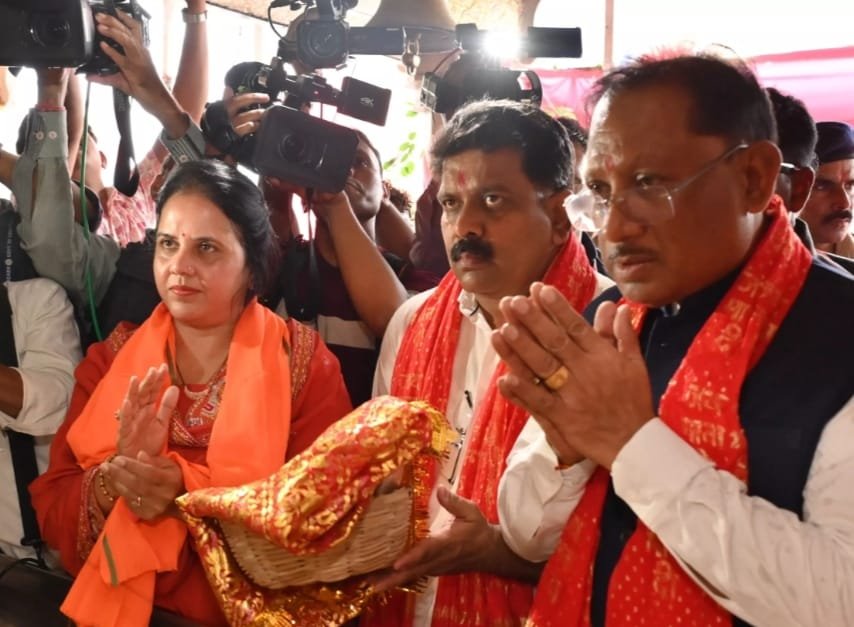 Raipur में नवरात्रि के दौरान श्रद्धालुओं के लिए निःशुल्क बस सेवा का शुभारंभ