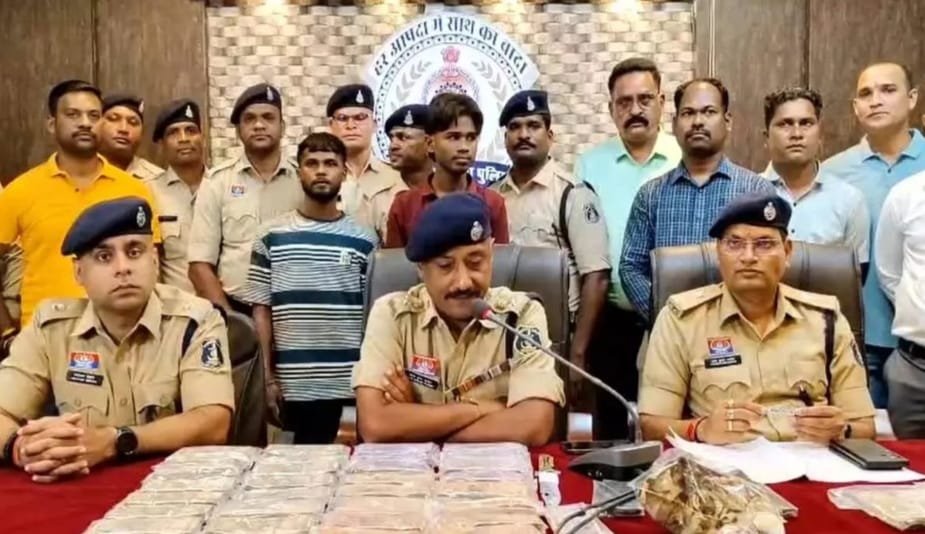 नौकर ने दिया व्यापारी को 10 Lakh रुपये का झटका, सट्टेबाजी के साथ गिरफ्तार