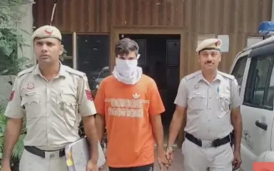 Delhi पुलिस ने चोर को किया गिरफ्तार, चोरी का Laptop बरामद