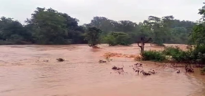 जलाशय टूटने से Bastar में मची तबाही: 7 की मृत्यु, 3 Lakh बाढ़ से प्रभावित