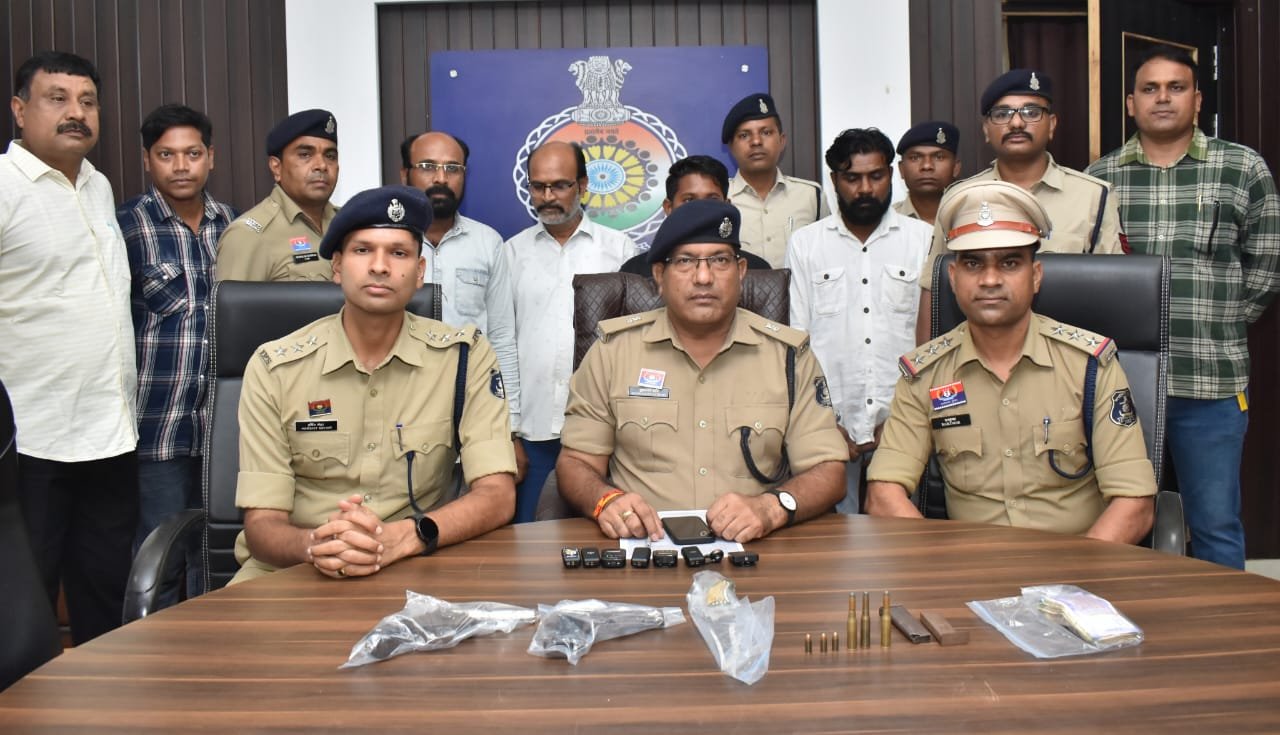 Durg में बड़ी कार्रवाई : पिस्टल व कट्टे के साथ 4 शराब तस्कर गिरफ्तार