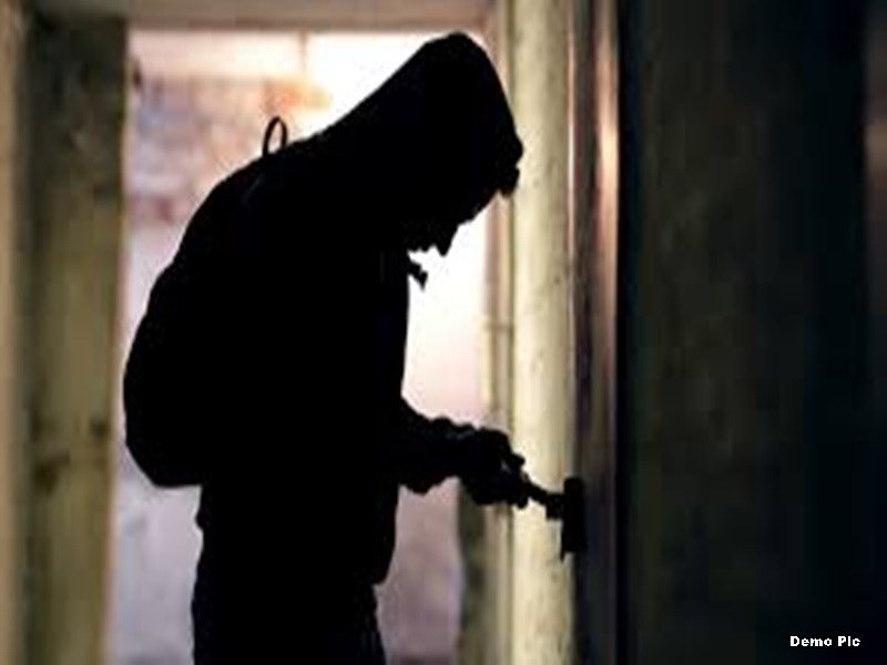 राजधानी Raipur में चोरों का दुस्साहस: पुलिस लाइन के क्वार्टर में दिनदहाड़े चोरी