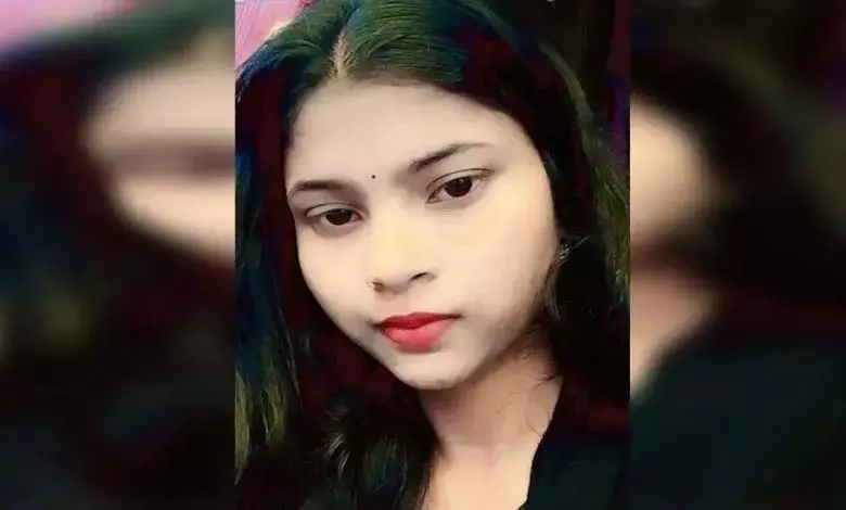 बीजापुर में दर्दनाक घटना: पुलिसकर्मी के घर फंदे पर मिली छठवीं की छात्रा की लाश, परिजनों ने लगाया हत्या का आरोप