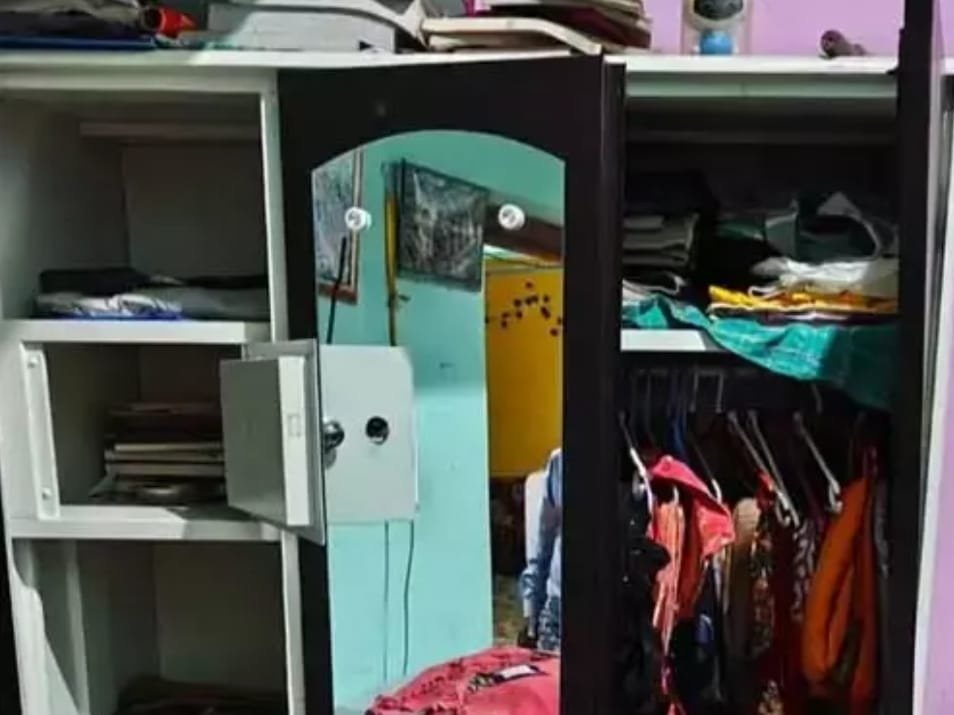 Raigarh के बाघाडोला में चोरी के दौरान, 1.35 Lakh के जेवरात और नगदी रकम गायब