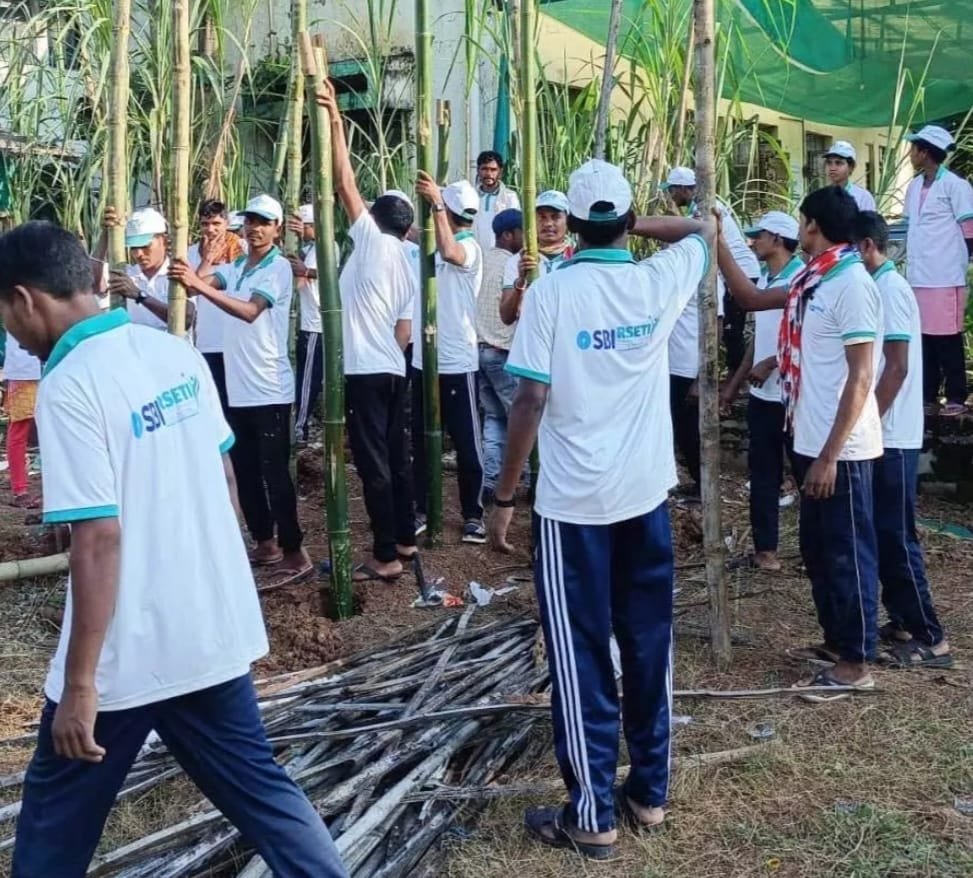 Chhattisgarh : माओवाद छोड़कर स्वावलंबी जीवन की ओर बढ़े पूर्व नक्सली”