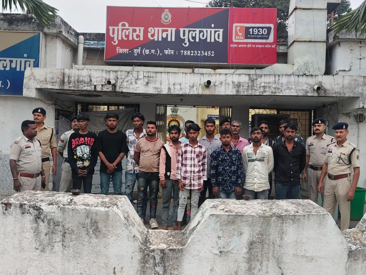 दुर्ग पुलिस की ताबड़तोड़ कार्रवाई: एक सप्ताह में 180 आरोपी जेल, 38 से जप्त धारदार हथियार